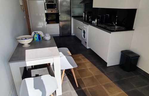 Valdovino Villa | Modern 4 Double Bedroom Villa with Pool / Garden