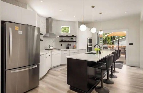 Livingston Park Casa | Modern 4Bd Home | Outdoor Living, Near Downtown and Children's Hospital