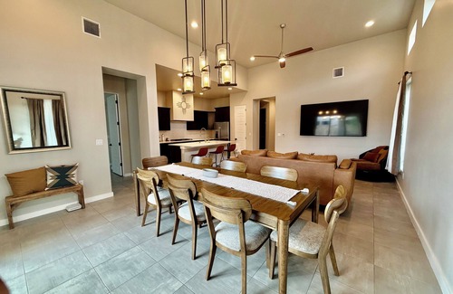 Las Cruces Casa | Modern 4BR, 3 King Beds + Full Near Red Hawk