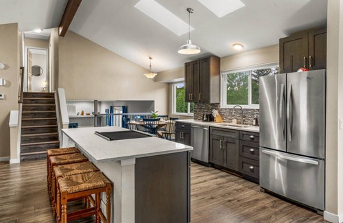 Arvada Casa | Modern 4BR Family Friendly Retreat W/ Hot tub