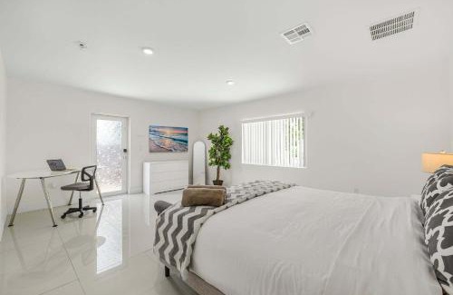 Coral Way Casa | Modern 4BR Retreat with Private Pool - Near Brickell
