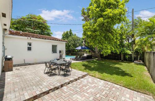 Coral Way Casa | Modern 4BR Retreat with Private Pool - Near Brickell