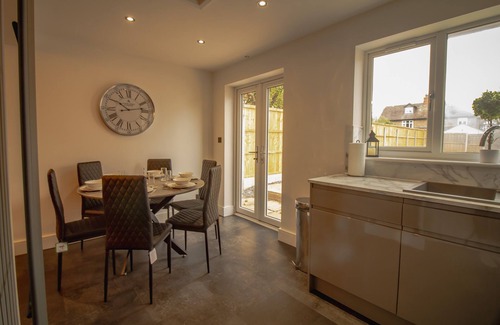 Shrewsbury Casa | Casa-Lujoso-Baño privado-Vista a la Calle-mytton oak