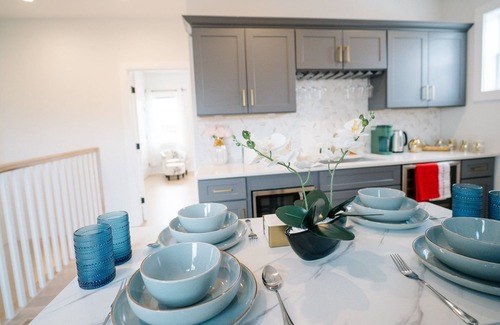 Park View Casa | Modern 5BR/5BA | Rooftop Deck & Private Parking!