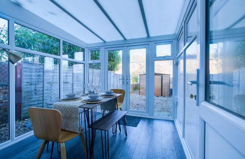 Colchester Apartamento | Modern 6 Bed 3 Bath House