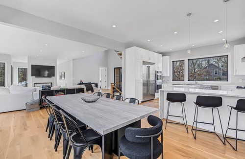 Village of East Hampton Casa | MODERN 6 BEDROOM HAMPTONS OASIS