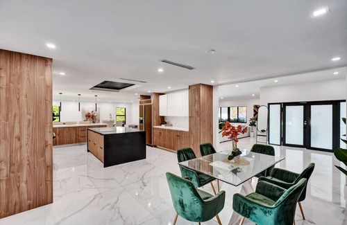 Ludlam Casa | Modern 6BR Oasis w/Pool, BBQ & Games for All Ages