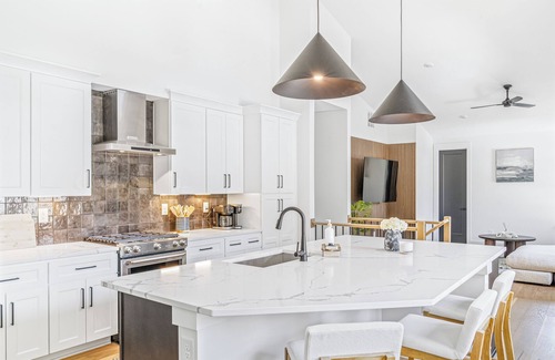 Charlotte Casa | Modern 8BR Uptown & Camp North End Home, 2 Sports-Themed Game Rooms - Sleeps 20+