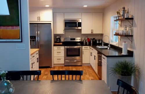 Bolton Landing Cabina | Modern ADK Cabin - 1/2 mile to beach, kayaks + paddle boards + fire pit