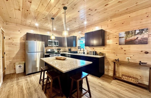 Old Forge Casa | Modern ADK-style 3-bedroom house in Old Forge with AC, WiFi, Pool! Walk to town!
