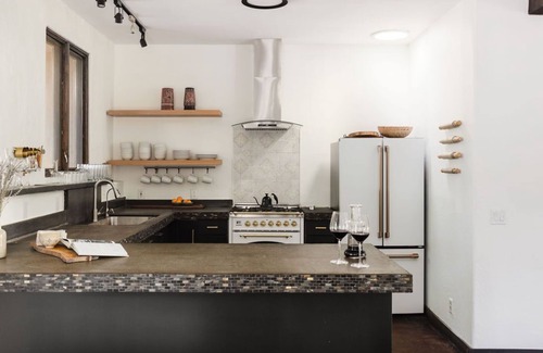Vista Casa | Modern Adobe Home with a Tranquil Feel