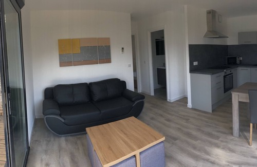 Oraison Villa | Villa moderna con aire acondicionado, piscina y vistas impresionantes.