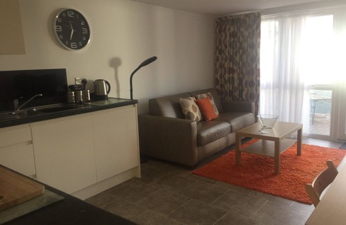 Emersons Green Cabaña | Casa moderna y espaciosa cerca de Bristol y Bath con golf cerca