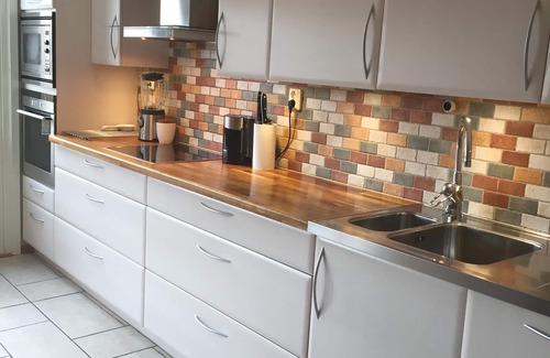 Vallingby Casa | casa adosada cerca de la playa y el centro de la ciudad de Estocolmo