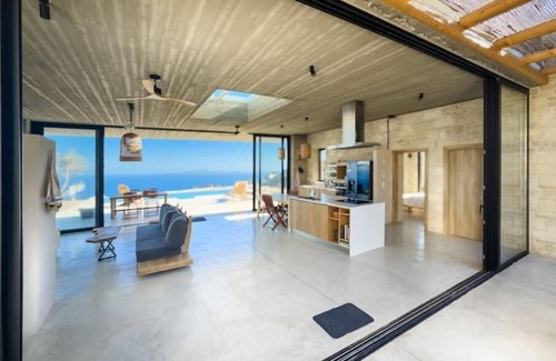 Malevizi Casa | Modern and stylish with sea view