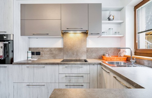 Pera Apartamento | Moderno apartamento "Il Mondo di Patty 4" con jardín, vistas a la montaña y Wi-Fi