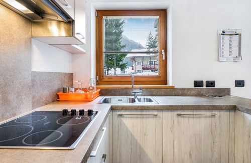 Pera Apartamento | Moderno apartamento "Il Mondo di Patty 4" con jardín, vistas a la montaña y Wi-Fi