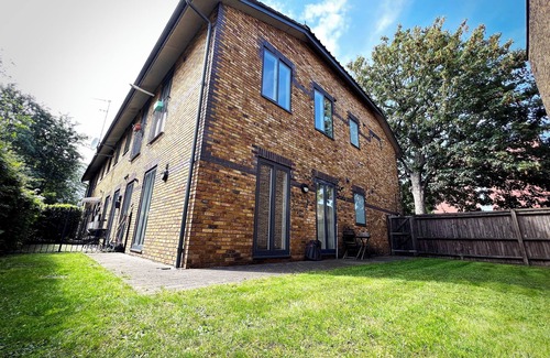 New Cross Apartamento | Modern Apartment, 3 Bedrooms, Queens Road, London