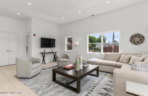 Port Chester Condominio | Modern Apartment 5 min from train/beach Greenwich