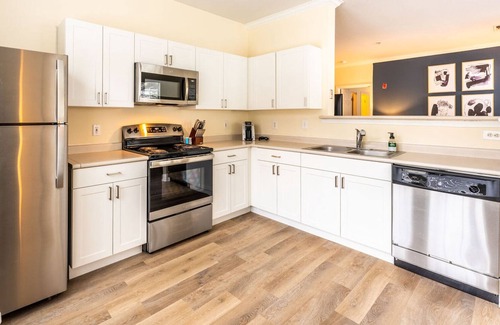 West Chester Apartamento | Modern Apartment in Prime Location (ID6811X69)