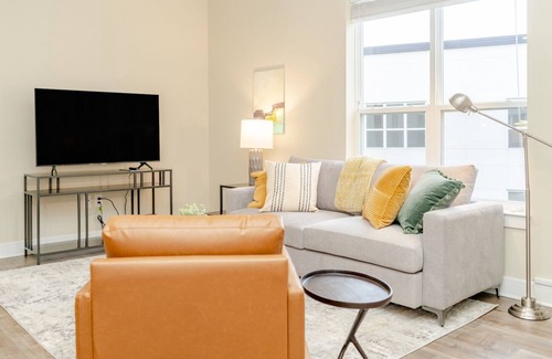 Beachwood Apartamento | Modern Apartment in Prime Location (ID2685X5)