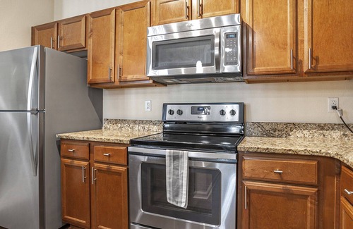 Mint Hill Apartamento | Modern Apartment in Prime Location (ID8995X37)