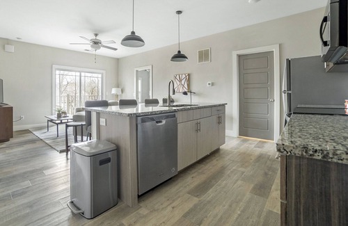 Keene Apartamento | Modern Apartment in Prime Location (ID1245X669)