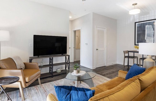 Norfolk - Virginia Beach Apartamento | Modern Apartment in Prime Location (ID4693X56)