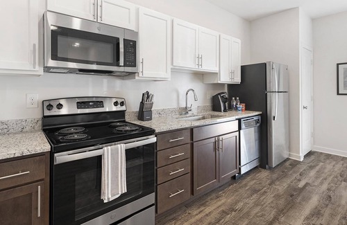 Norfolk - Virginia Beach Apartamento | Modern Apartment in Prime Location (ID4693X56)