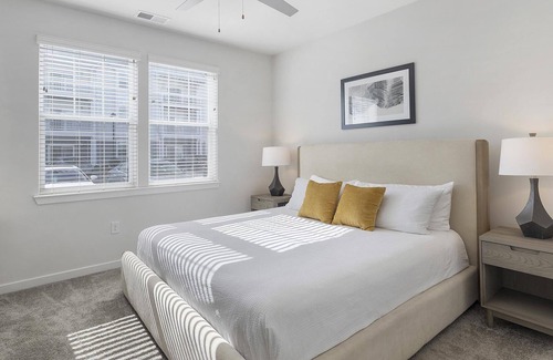 Norfolk - Virginia Beach Apartamento | Modern Apartment in Prime Location (ID4693X56)