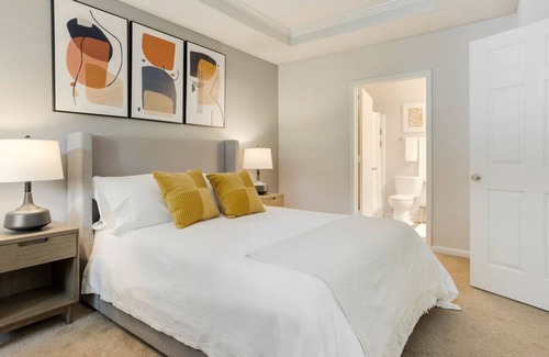 Greer Apartamento | Modern Apartment in Prime Location (ID4770X52)