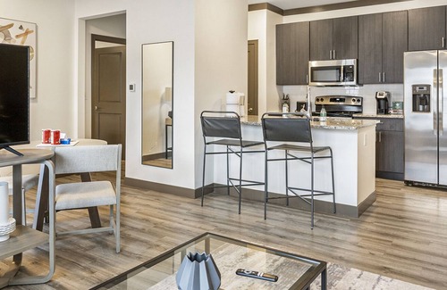 Middletown Apartamento | Modern Apartment in Prime Location (ID8320X88)