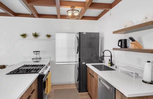 North Long Beach Apartamento | Modern Apartment Near Disneyland - Free Parking