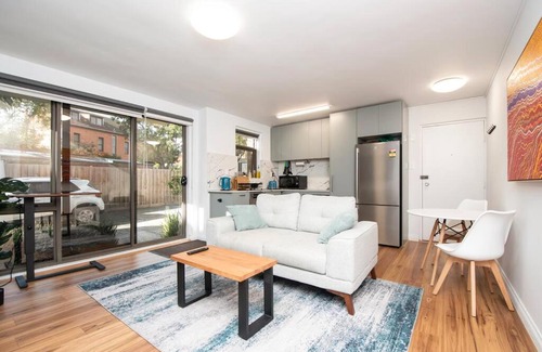 Fitzroy North Apartamento | Modern Apartment opposite huge parklands