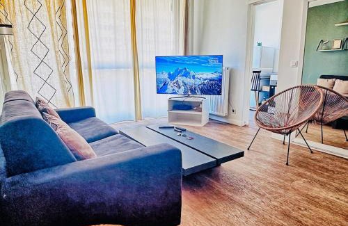 Perralliere Apartamento | Modern Apartment & Parking