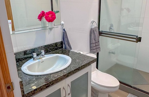 Cartago Apartamento | Modern apartment, safe+quiet, centrally located