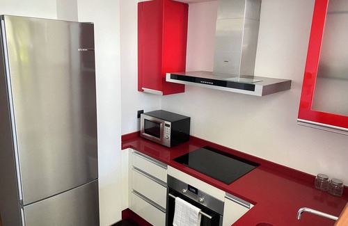 Santiago de Vigo Apartamento | Piso moderno a pasos del puerto y casco histórico de Vigo.
