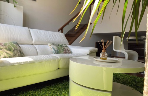 Santiago de Vigo Apartamento | Piso moderno a pasos del puerto y casco histórico de Vigo.