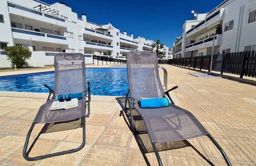 Santa Luzia Apartamento | Apartamento moderno (T2) con 2 piscinas en zona muy tranquila cerca de la playa.