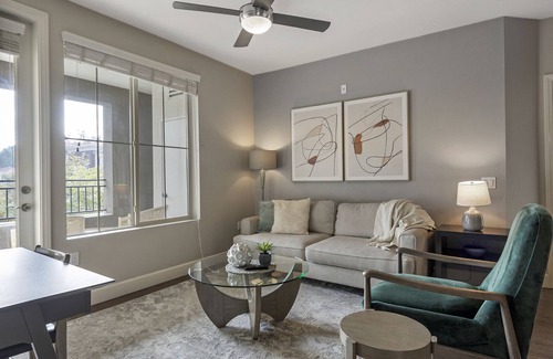 Mission Viejo Apartamento | Modern Apartment in Prime Location (ID4415X85)