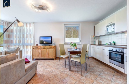Ueckeritz Apartamento | Modern apartment with balcony - only 800 m to the beach