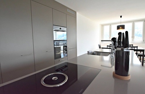 Kriens Apartamento | Modern Apartment with Stunning Views