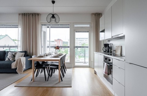 Tampere Apartamento | Modern Apartment with Sauna & Large Balcony