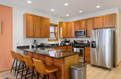 Wicker Park Apartamento | Modern Apt Billiards 1 Private Patio 1 Parking