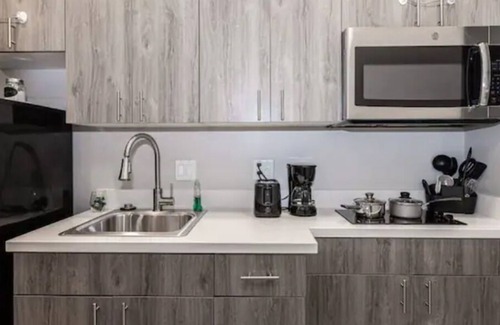 Midway District Casa | Modern Apt by SeaWorld Near All w/ Wifi & CableTV