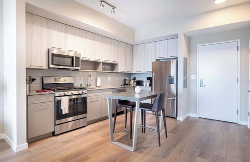 Stamford Apartamento | Modern Apt with Harbor Views
