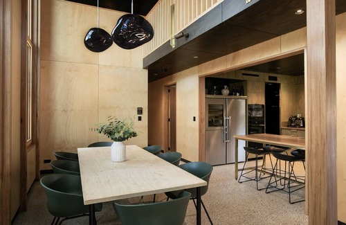 Macmasters Beach Casa | Modern architect designed home walking distance to Macmasters Beach