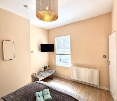 Liverpool Casa | Modern Art House - serviced accomodation