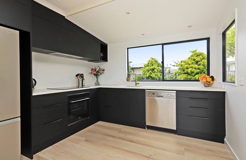 Waimarama Casa | Modern Beach House (nothing but 5 star reviews)