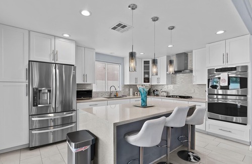 Spring Valley Casa | Modern beauty in Las Vegas with Pool